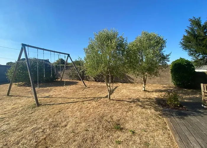 Carantec Family Home With Garden 6 Persons