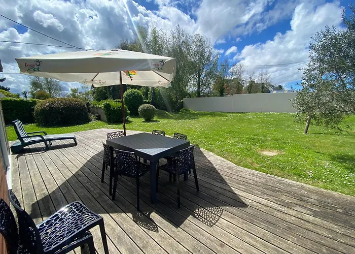 Carantec Family Home With Garden 6 Persons
